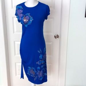 Cache fitted Rose Dress